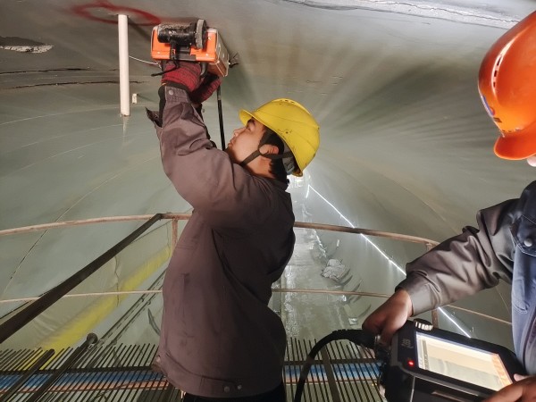 隧道支護(hù)（襯砌）背后空洞檢測